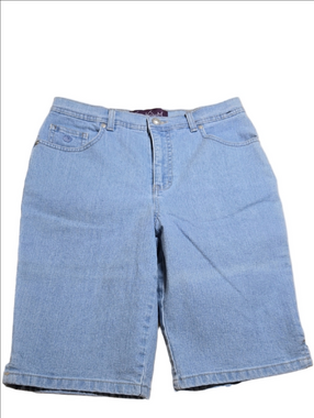 ♡Gloria Vanderbilt Light Blue Denim Bermuda Shorts Size 6